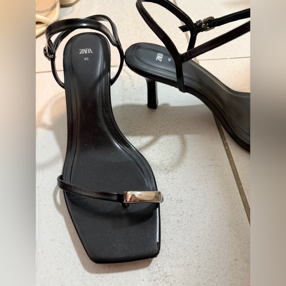 ZARA Black Strappy Square-Toe Heeled Sandals - Picture 3 of 3
